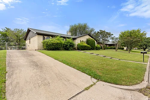 228 Laredo Dr Photo 1