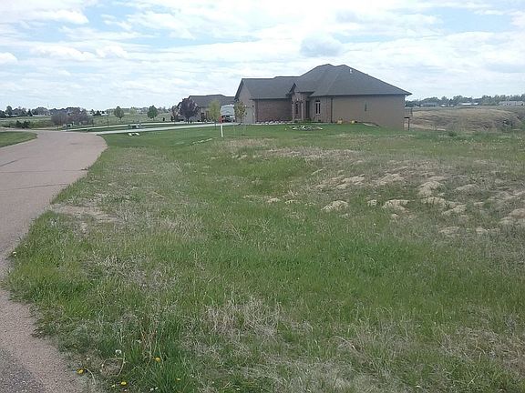 3rd image of 324 E Sagebrush Dr