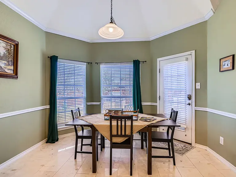 1318 Plum Valley Dr — Photo 13