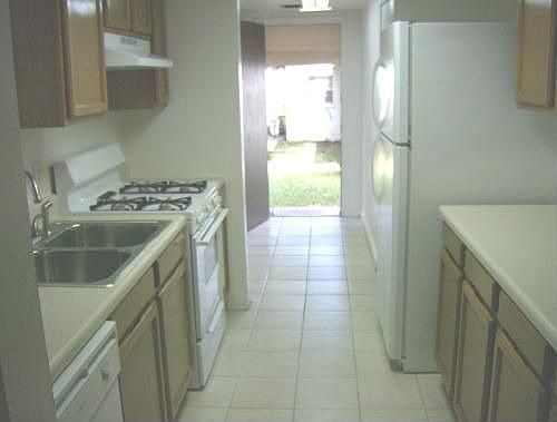 2nd image of 1029 26th Ave N APT 1