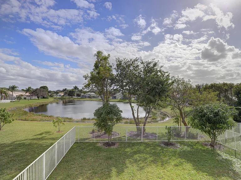 4018 Bluff Harbor Way — Photo 34