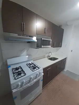 Rented by Batra Group Inc | media 4