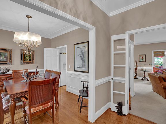 5th image of 101 Spring Point Dr