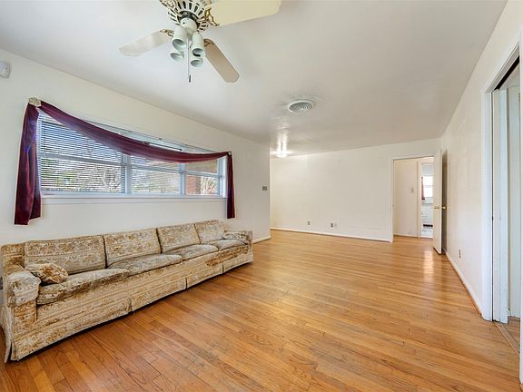 4th image of 5801 Jason St
