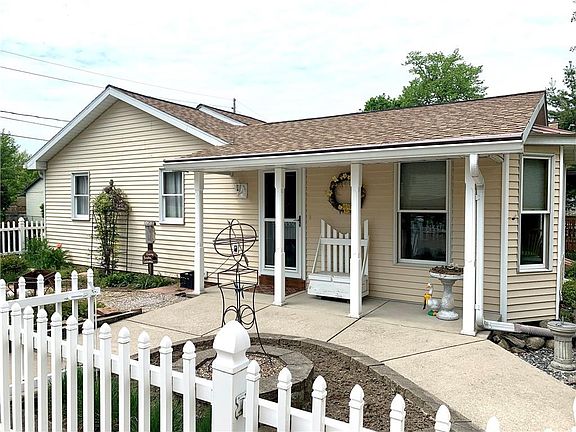 4th image of 3021 Tamarack Dr