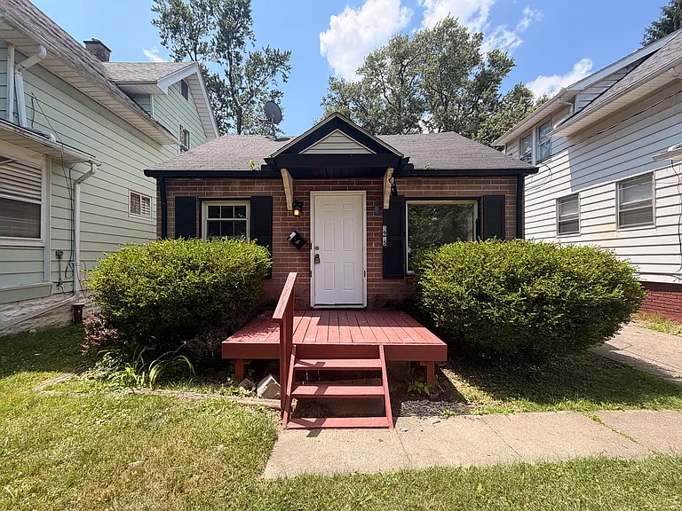3915 Hoiles Ave — Photo 1
