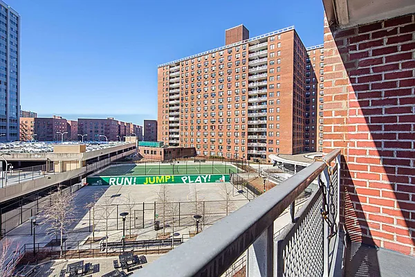 趣味 STREET LeFrak City Wellington at 98-40 57th Avenue in Corona
