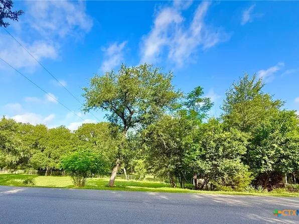 909 Center Cir, Salado, TX 76571