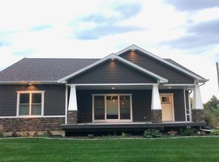 102 East St, Grinnell, IA 50112