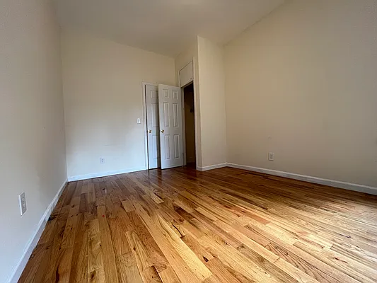 Rented by REAL New York | media 11