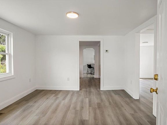 5th image of 1465 W Turner St