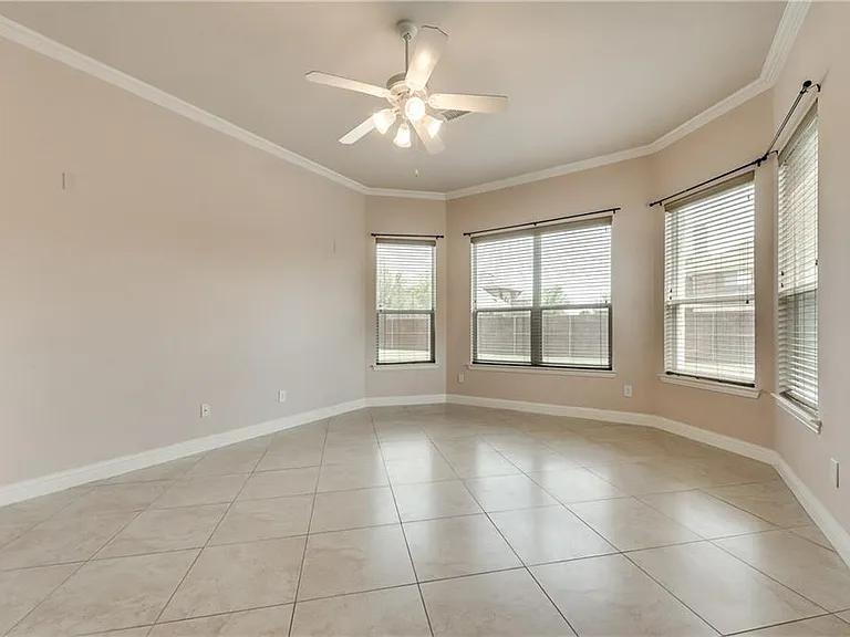 434 Teagarden Ct — Photo 20