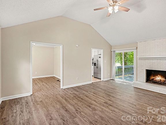 3rd image of 11616 Bowsby Ct