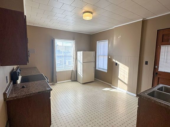 5th image of 2077-2079 Broadway St #2077-1/2