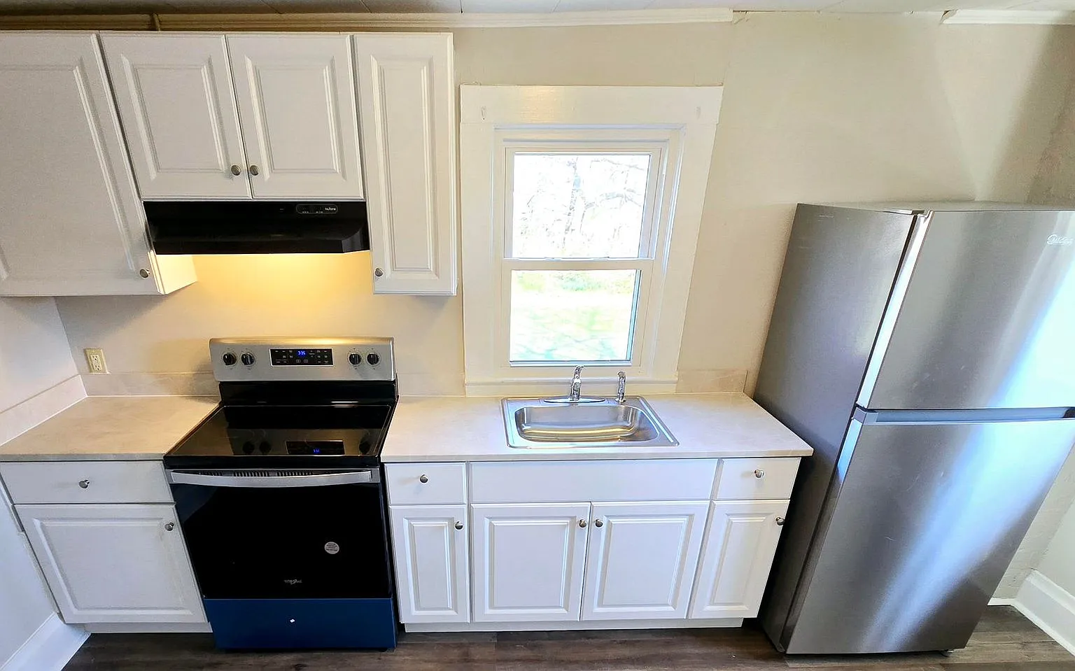Great 1 Bed 1 Bath Apartment close to downtown Gibsonville! — Photo 2