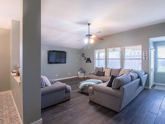 4th image of 417 Creekwood Ct