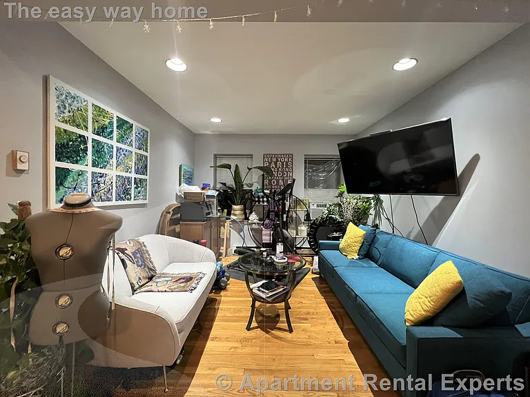43 Ivaloo St #3 — Photo 1