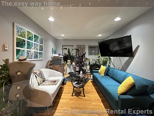 43 Ivaloo St Photo 1