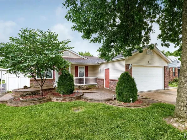 7928 Campion Ln, Hazelwood, MO 63042