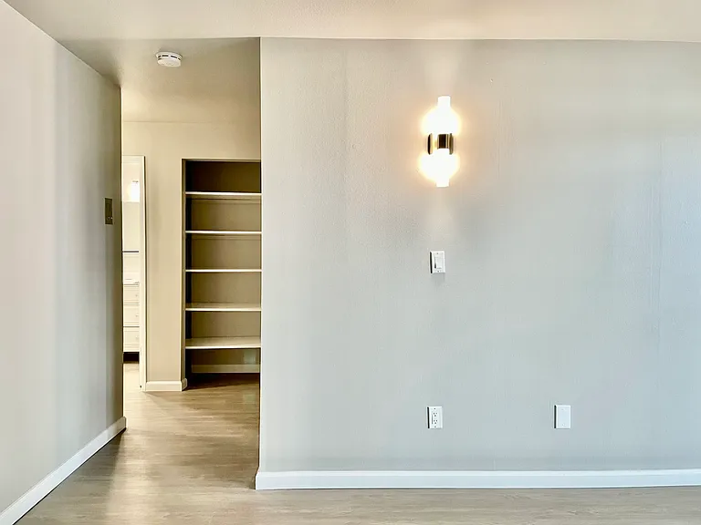 6534 4th Ave NE #102 — Photo 7
