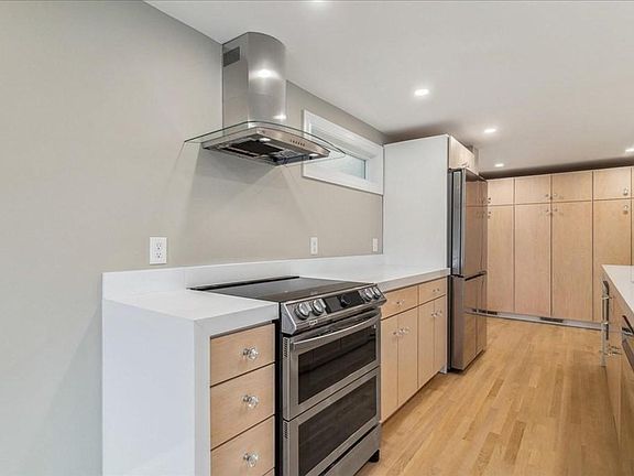 4th image of 62 Stonewood Ln