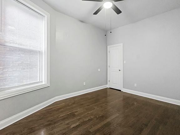 4th image of 908 W Montrose Ave APT 3
