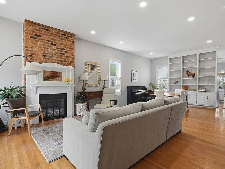 404 N Shields Ave — Photo 4
