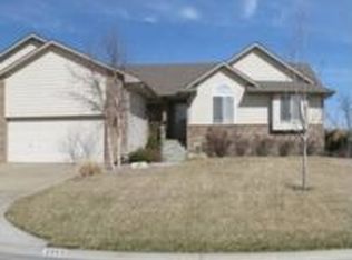 2555 N Shefford Ct, Wichita, KS 67205