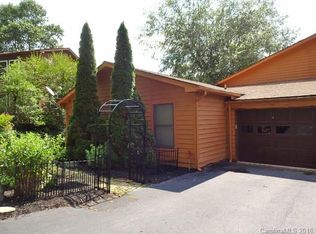 105 Willow Way, Hendersonville, NC 28739