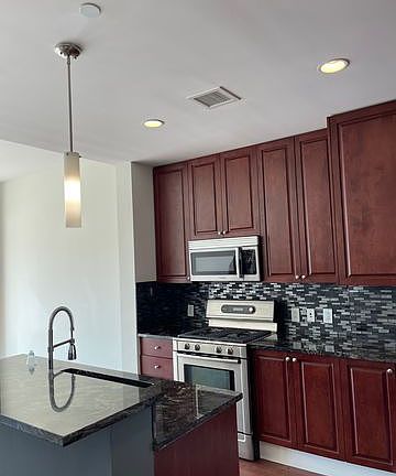 5th image of 610 E Market St Unit 2717