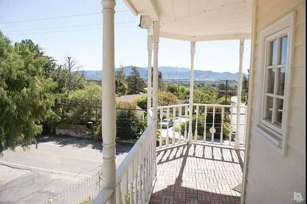 102 Santa Cruz Way — Photo 1
