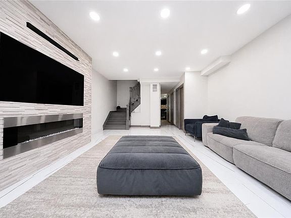 4th image of 21 Harris Ln