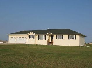 1697 Rusty Ln Ne, Grand Forks, ND 58201