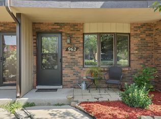 962 Jordan Cir, Schererville, IN 46375