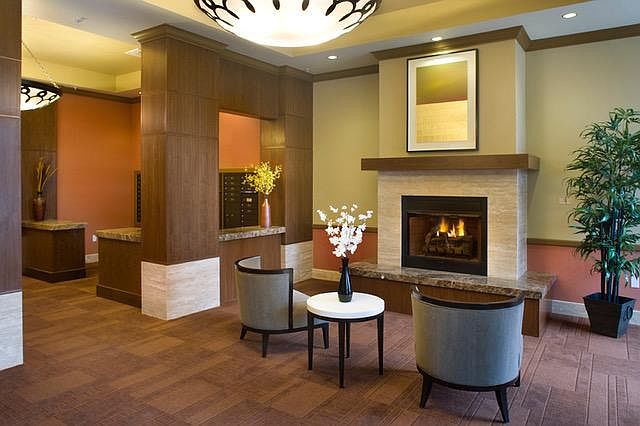 Building Lobby & Mailboxes
