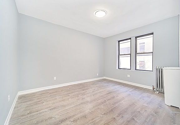 3rd image of 506 W 213th St #1E