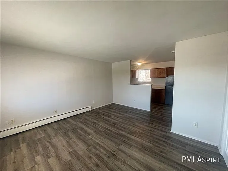 Keri Lyn Apartments — Photo 22