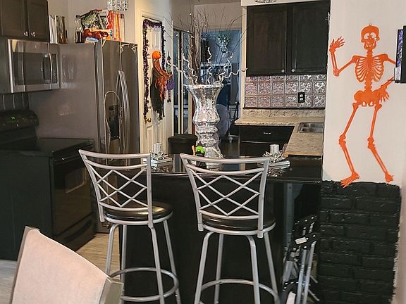 4th image of 4616 N Michelle St