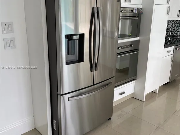 5321 SW 89th Ct, Miami, FL 33165