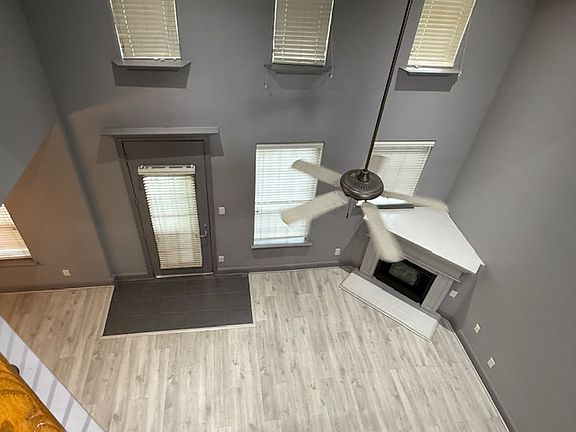 2nd image of 4448 Jardin St