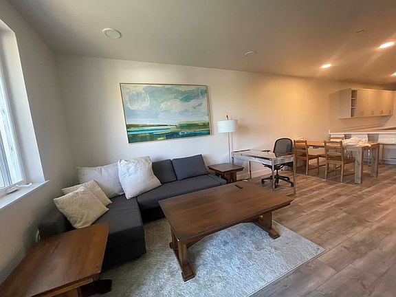 4th image of 42111 Osgood Rd Unit 323