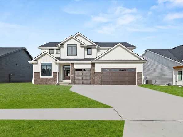 295 NW Red Oak Dr, Waukee, IA 50263