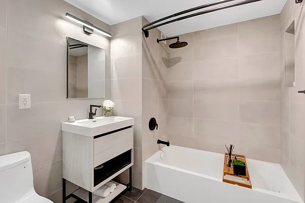 Rented by Compass | media 18