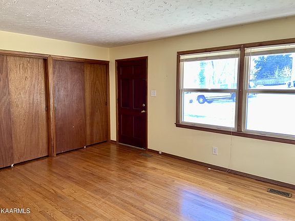 4th image of 4309 Myrtlewood Dr