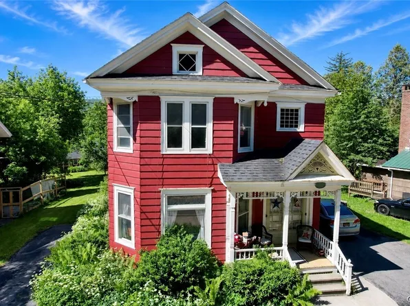 2615 McKinley St, New Woodstock, NY 13122