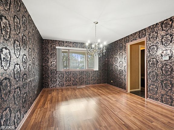 4th image of 1924 Sunnyside Cir