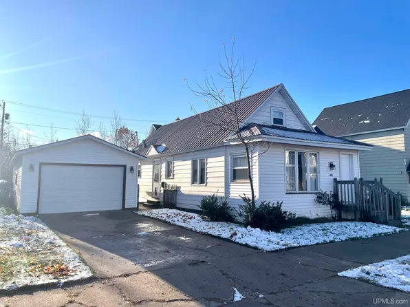 428 Cherry St, Negaunee, MI 49866