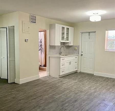 5th image of 2607 NE 8th Ave APT 62