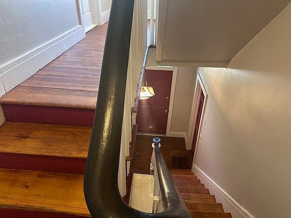 3rd image of 18 E Green St APT C