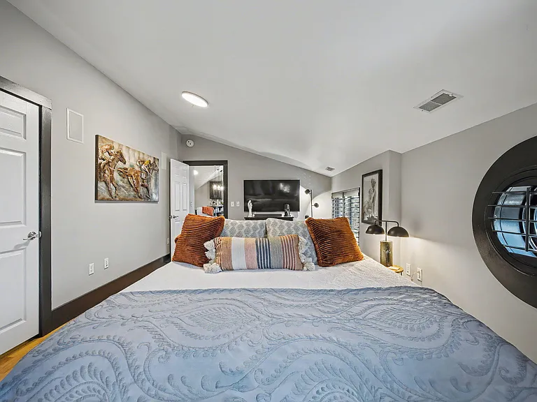 261 S Limestone St #304 — Photo 40